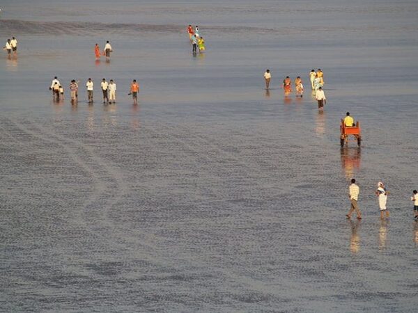 Alibag beach Top Tourist Places Near Mumbai