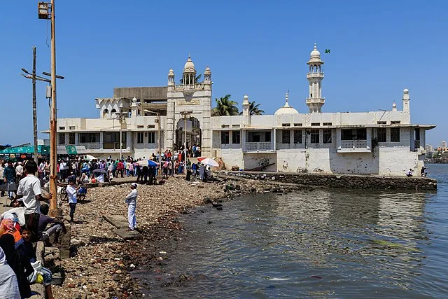 One Day Mumbai Darshan Tour - image 2