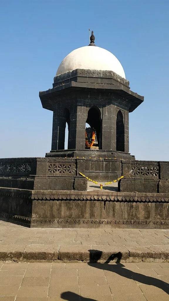 Pune to Raigad Fort One Day Trip - image 6